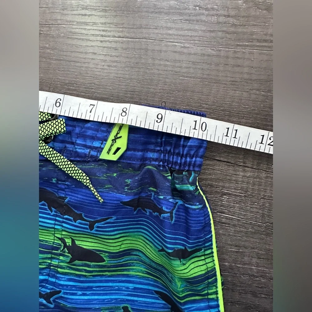 ZeroXposur Little Boys‎ Shark Swim Shorts Size M(5-6)